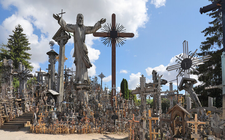 Hill of Crosses (Kruisheuvel)